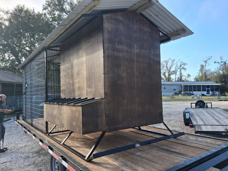 20×40 Chicken Palace — Four Enclosures + Center Storage