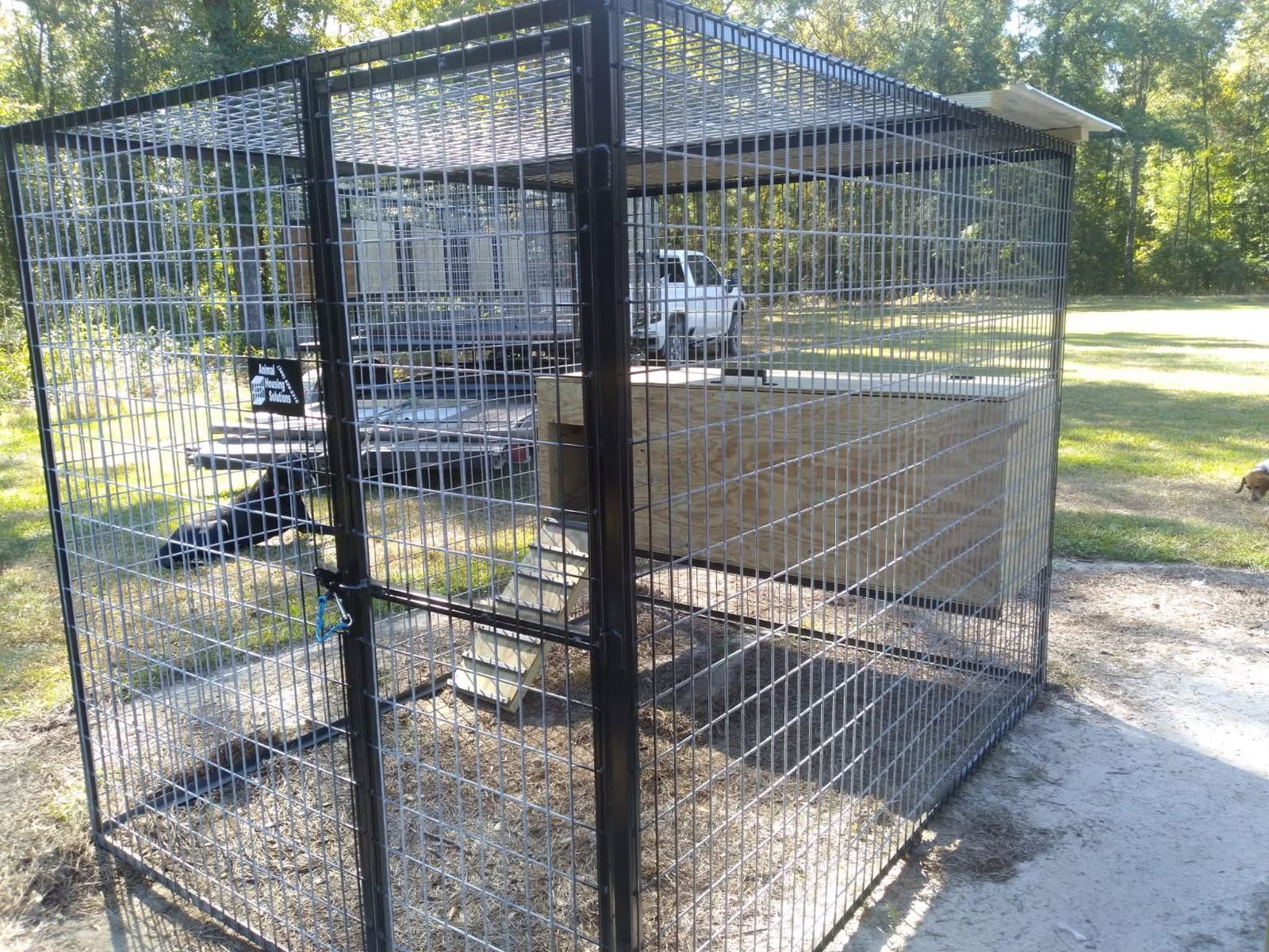 Raccoon Enclosure — Detail